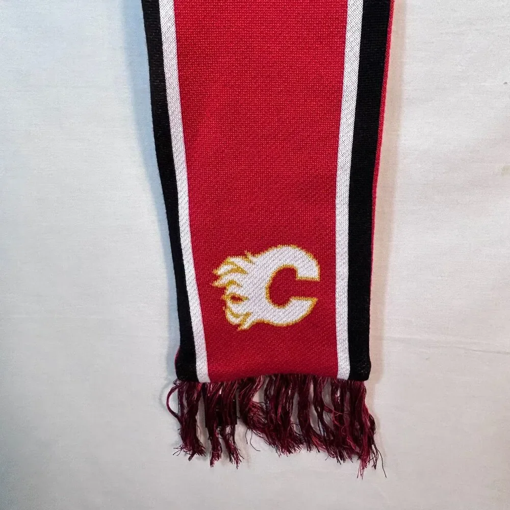 Fanatics NWT Calgary Flames Hockey NHL Red Black 2 Sided Knit Scarf with Fringe